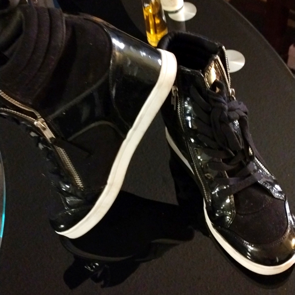 Heeled sneakers